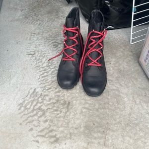 Sorel Genuine Leather boots red lace. Never Worn sz 7.5